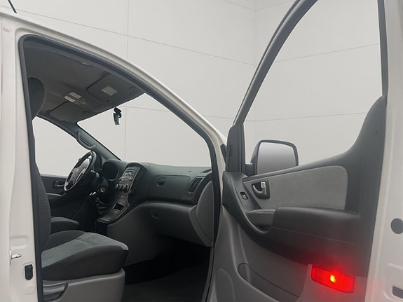 Hyundai H-1 25 of 29