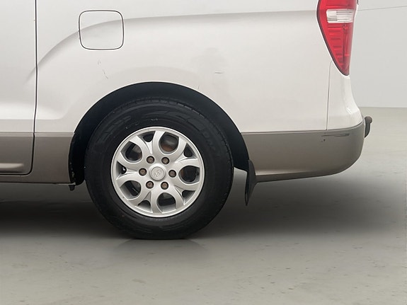 Hyundai H-1 27 of 29