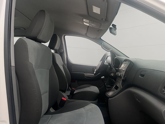 Hyundai H-1 24 of 29