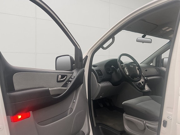 Hyundai H-1 14 of 29