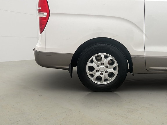 Hyundai H-1 28 of 29