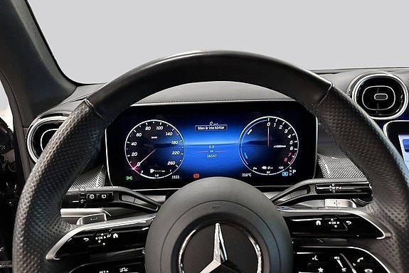 Mercedes-Benz GLC300 e 11 of 20