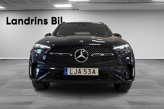 Mercedes-Benz GLC300 e 2 of 5