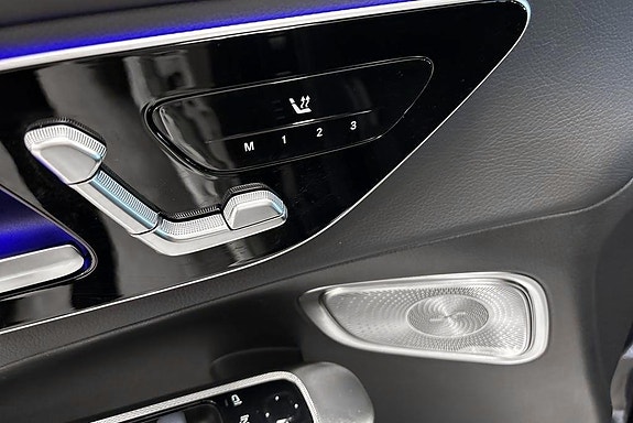 Mercedes-Benz GLC300 e 18 of 20