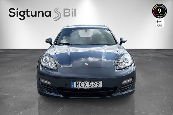 Porsche Panamera 4S 2 of 5