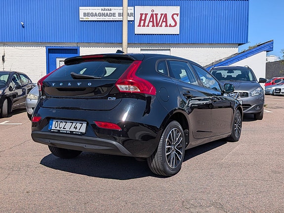 Volvo V40 4 of 5