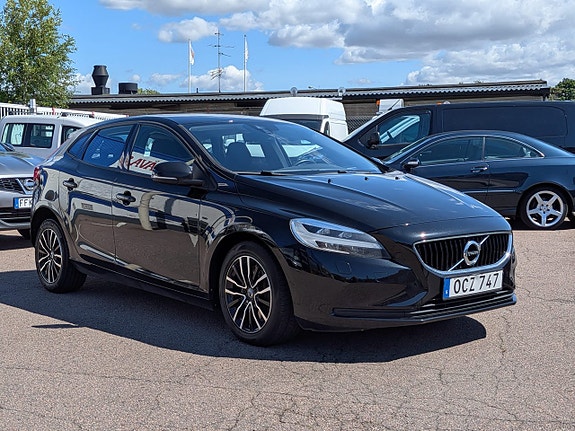 Volvo V40 3 of 5