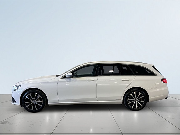 Mercedes-Benz E300 4 of 5