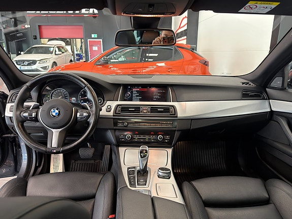 BMW 530d 4 of 5