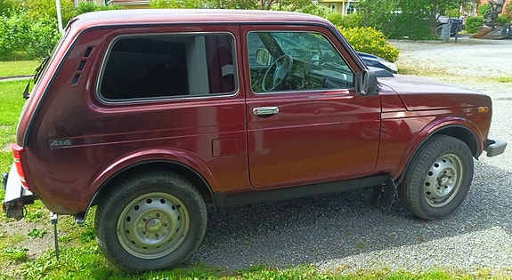 Lada Niva 2 of 5