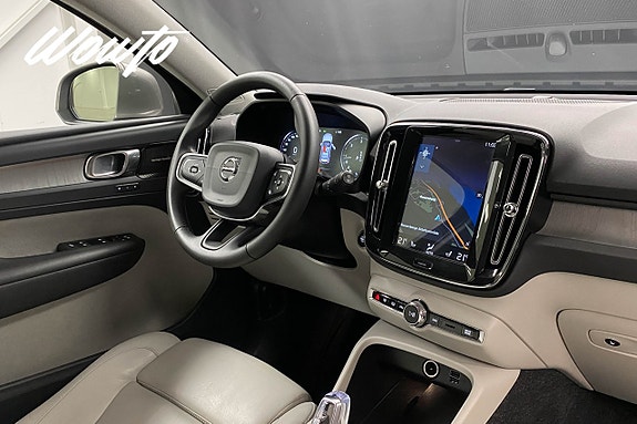 Volvo XC40 15 of 23