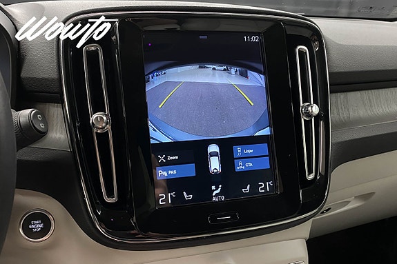 Volvo XC40 17 of 23