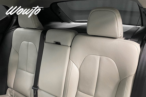 Volvo XC40 13 of 23