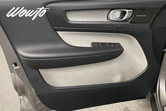 Volvo XC40 9 of 23