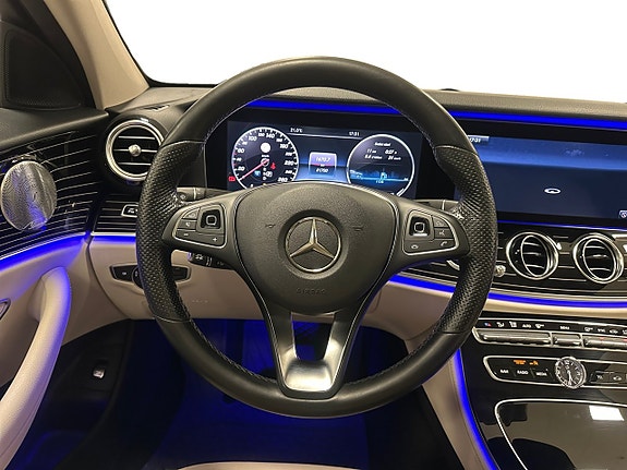 Mercedes-Benz E220 d 13 of 16