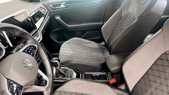Volkswagen T-Roc 8 of 13