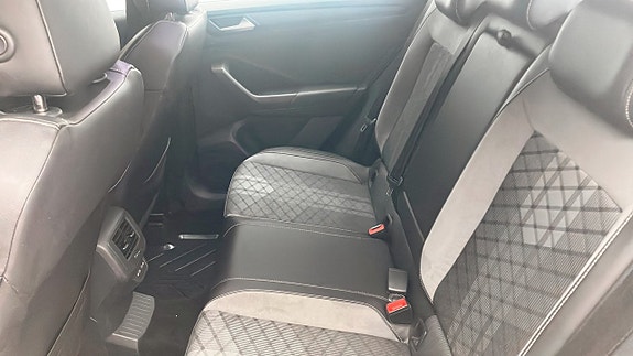 Volkswagen T-Roc 11 of 13
