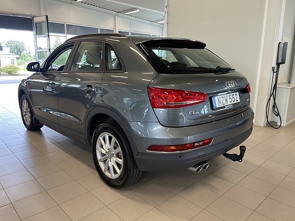 Audi Q3 3 of 5
