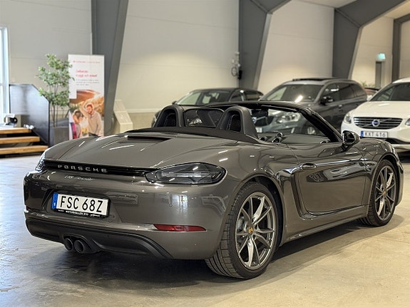 Porsche 718 Boxster 3 of 5