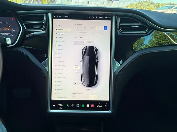 Tesla Model S 23 of 26