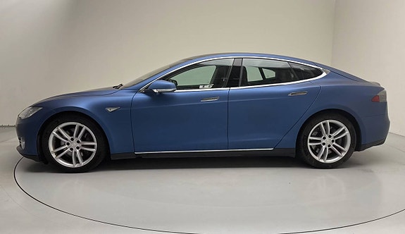 Tesla Model S 3 of 5