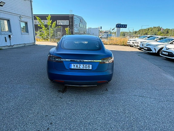Tesla Model S 8 of 26