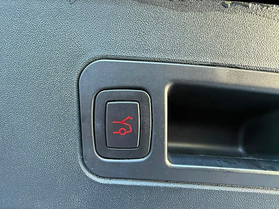 Tesla Model S 25 of 26