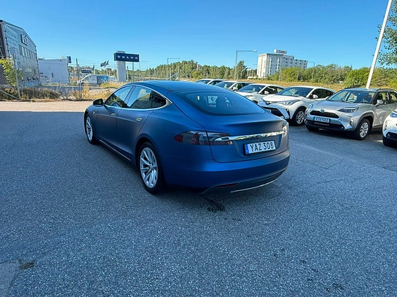 Tesla Model S 7 of 26
