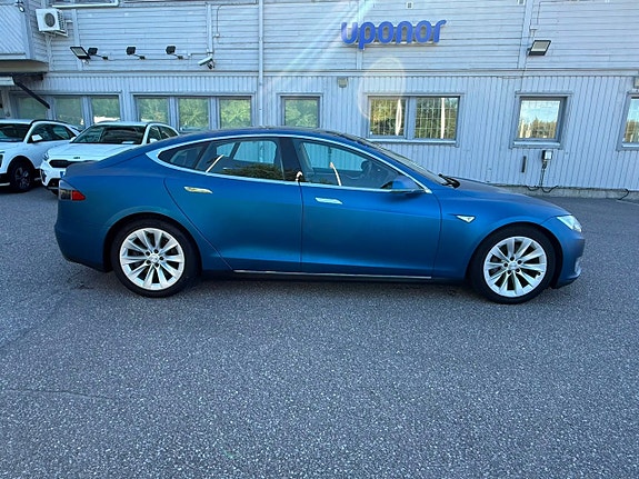 Tesla Model S 4 of 26