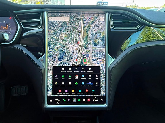 Tesla Model S 17 of 26