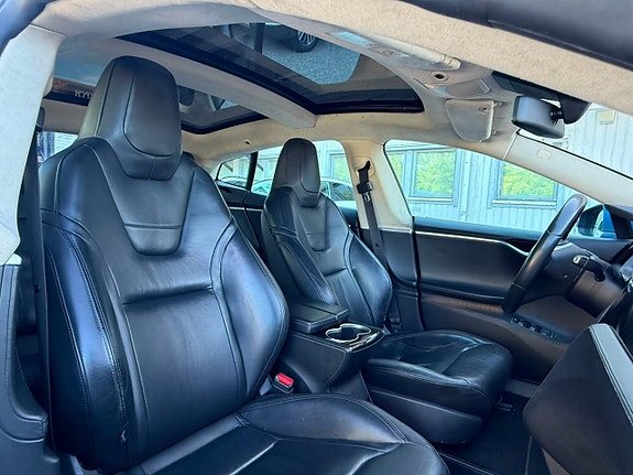 Tesla Model S 12 of 26