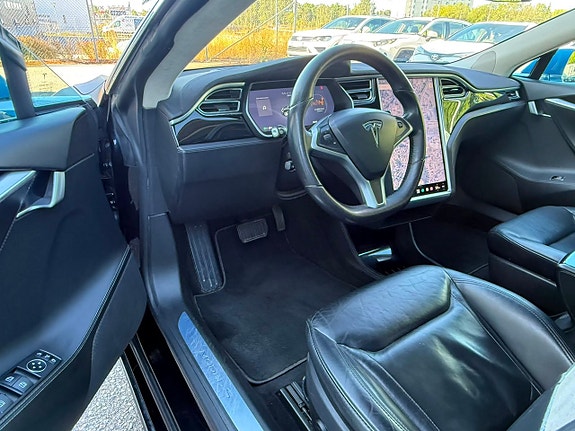Tesla Model S 9 of 26