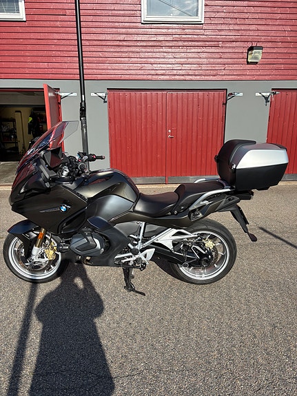 BMW R 1250 RT 3 of 5