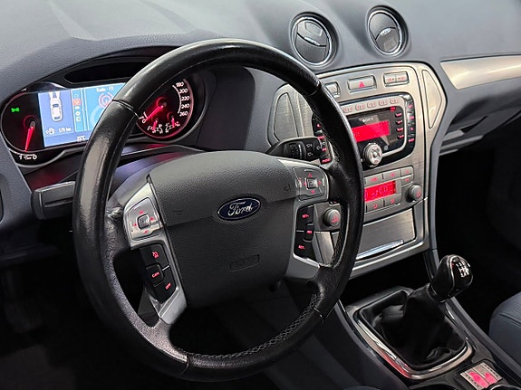 Ford Mondeo 2 of 5