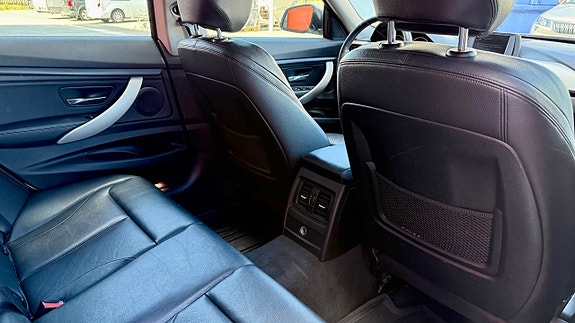 BMW 320d 19 of 27