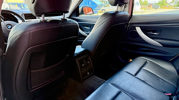 BMW 320d 20 of 27