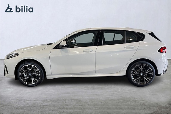 BMW 120 3 of 5