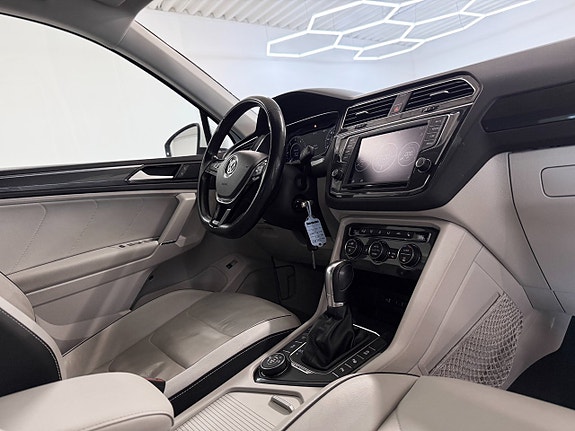 Volkswagen Tiguan 25 of 27