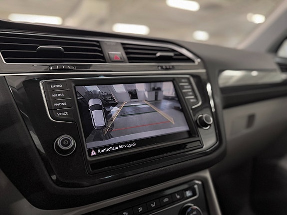 Volkswagen Tiguan 22 of 27