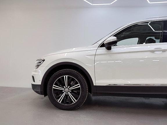 Volkswagen Tiguan 10 of 27