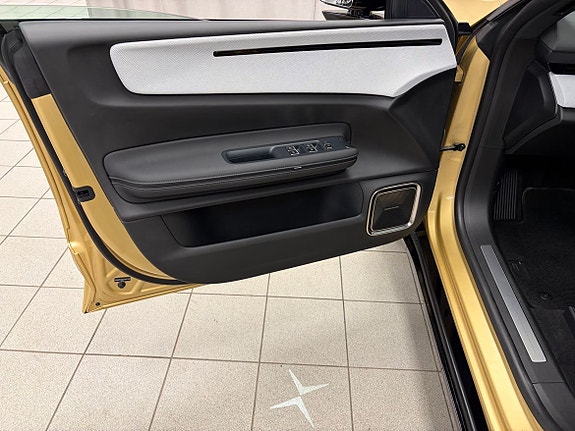 Polestar 4 5 of 26