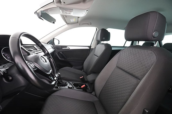 Volkswagen Tiguan 11 of 30