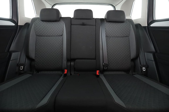 Volkswagen Tiguan 16 of 30