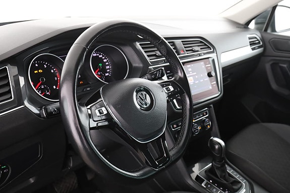 Volkswagen Tiguan 12 of 30