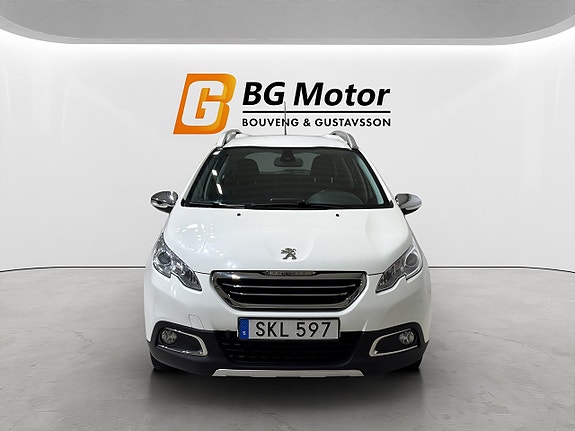 Peugeot 2008 2 of 5