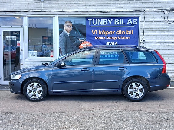 Volvo V50 3 of 5