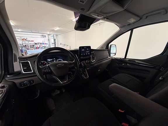 Ford Transit Custom 9 of 18