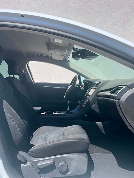 Ford Mondeo 18 of 23