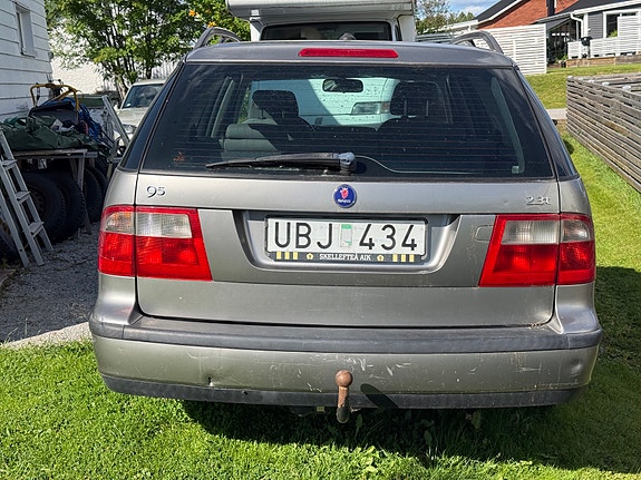 Saab 9-5 4 of 5