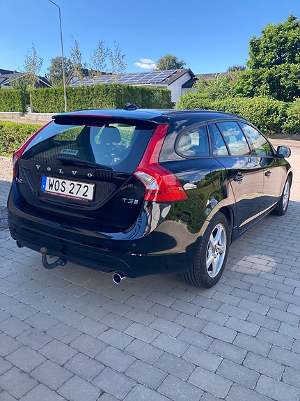 Volvo V60 4 of 5